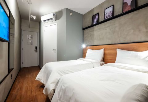 b544_rotwc_02_p_2048x1536