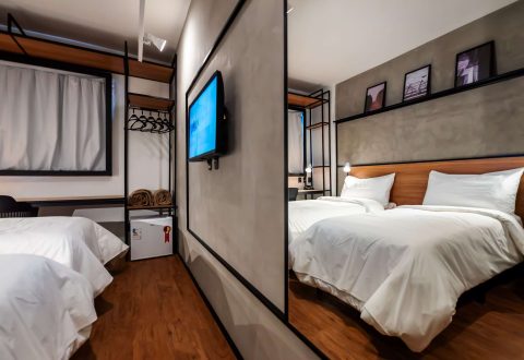 b544_rotwc_03_p_2048x1536